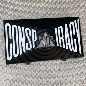 Jeffree Star pressed pigment pallete